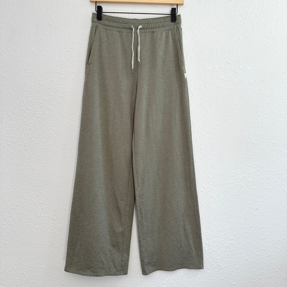 Vuori Halo Essential Wideleg Pant Women XS Heather Sage Athleisure Casual Lounge